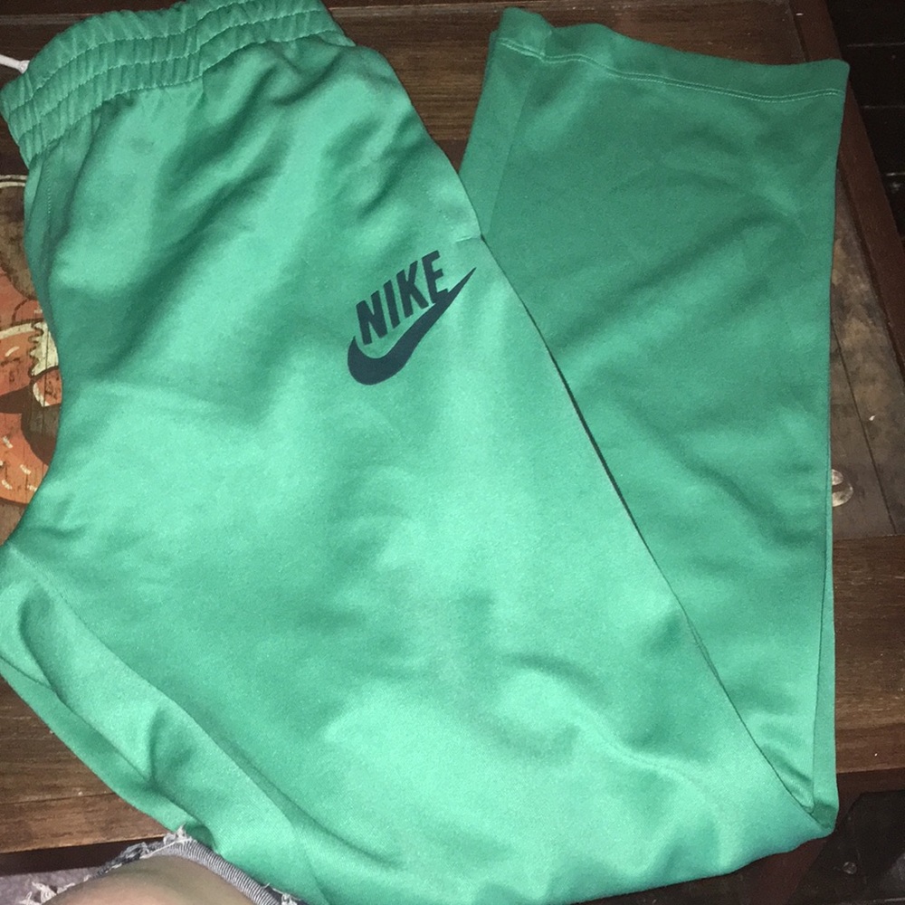 Green mike sweats